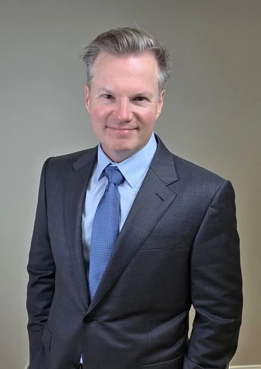 Dr. Alexandre Peruzzo em cirurgia