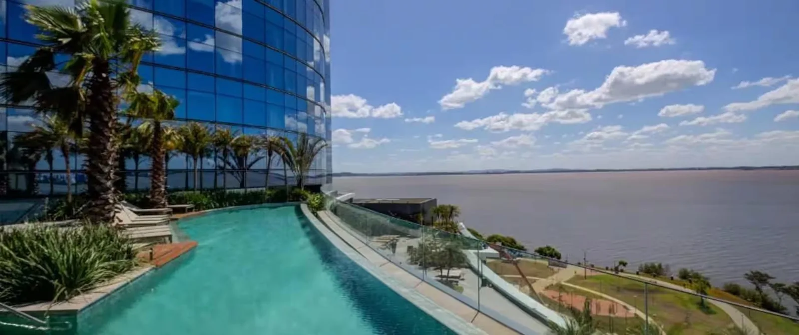Piscina com vista